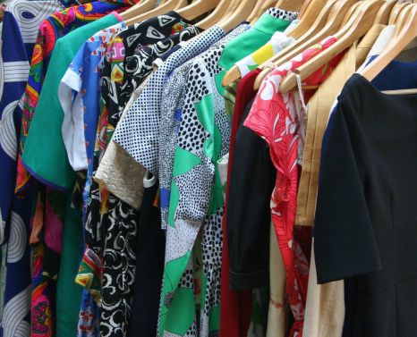 個性が花咲く時代オリジナルTシャツで叶える自分だけの表現と社会との繋がり